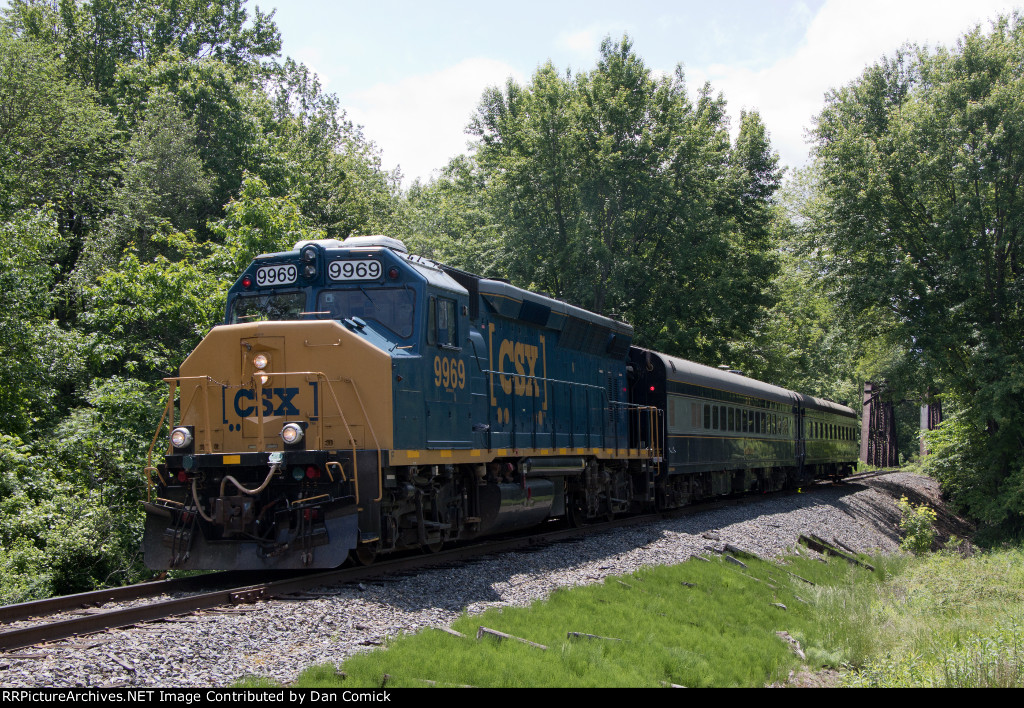 CSXT 9969 Leads the Geometry Train at Dead River